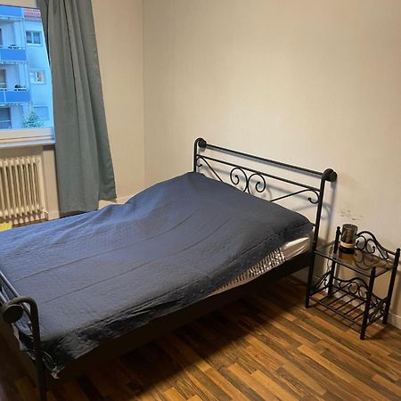 Graues Zimmer In Wohnung Mit Balkon Gelnhausen Εξωτερικό φωτογραφία